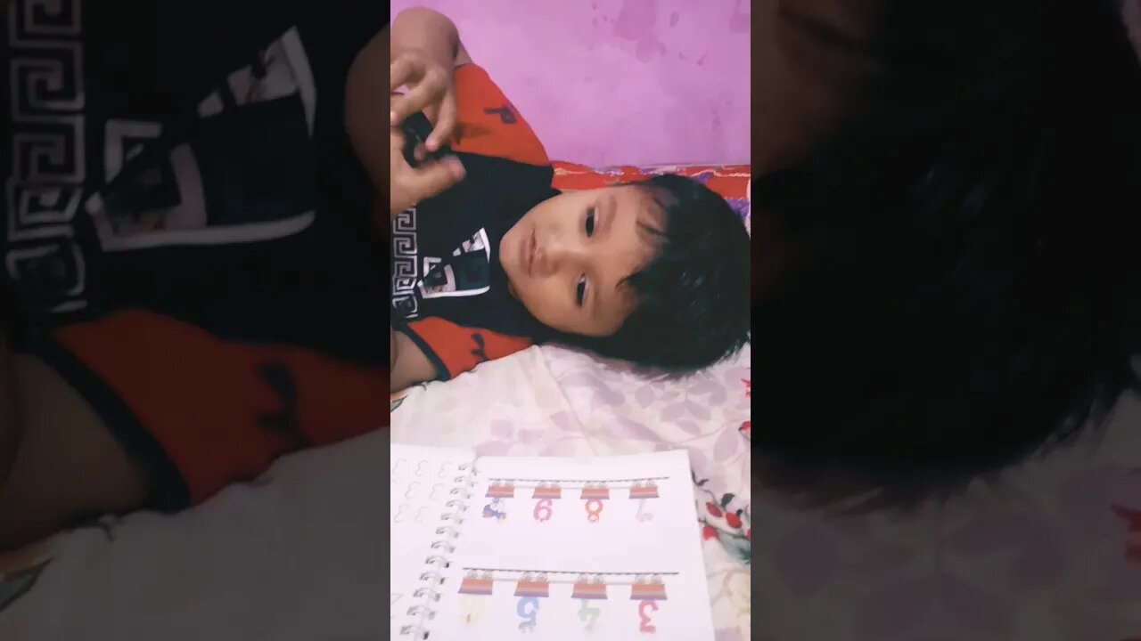 पढ़ने के नाम पर सिर में दर्द #ytshorts #rudrakrishna #read #reading #funny #viralvideo #Freshfunny