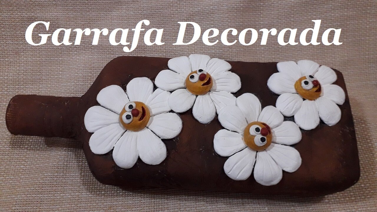 GARRAFA DECORADA COM MARGARIDAS - ARGILA DE SECAGEM AO AR - @lucibuzo 