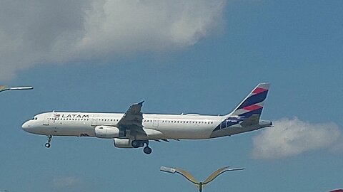 Airbus A321 PT-MXE coming from Guarulhos to Manaus