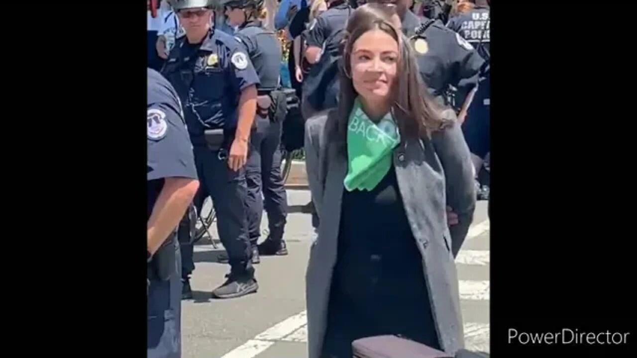 AOC IS FAKING BEING ARRESTED FOR CAMERAS @Alexandria Ocasio-Cortez @RepAOC @Fox News