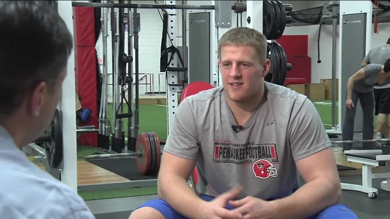 Cardinals' J.J. Watt announces retirement after 12 seasons