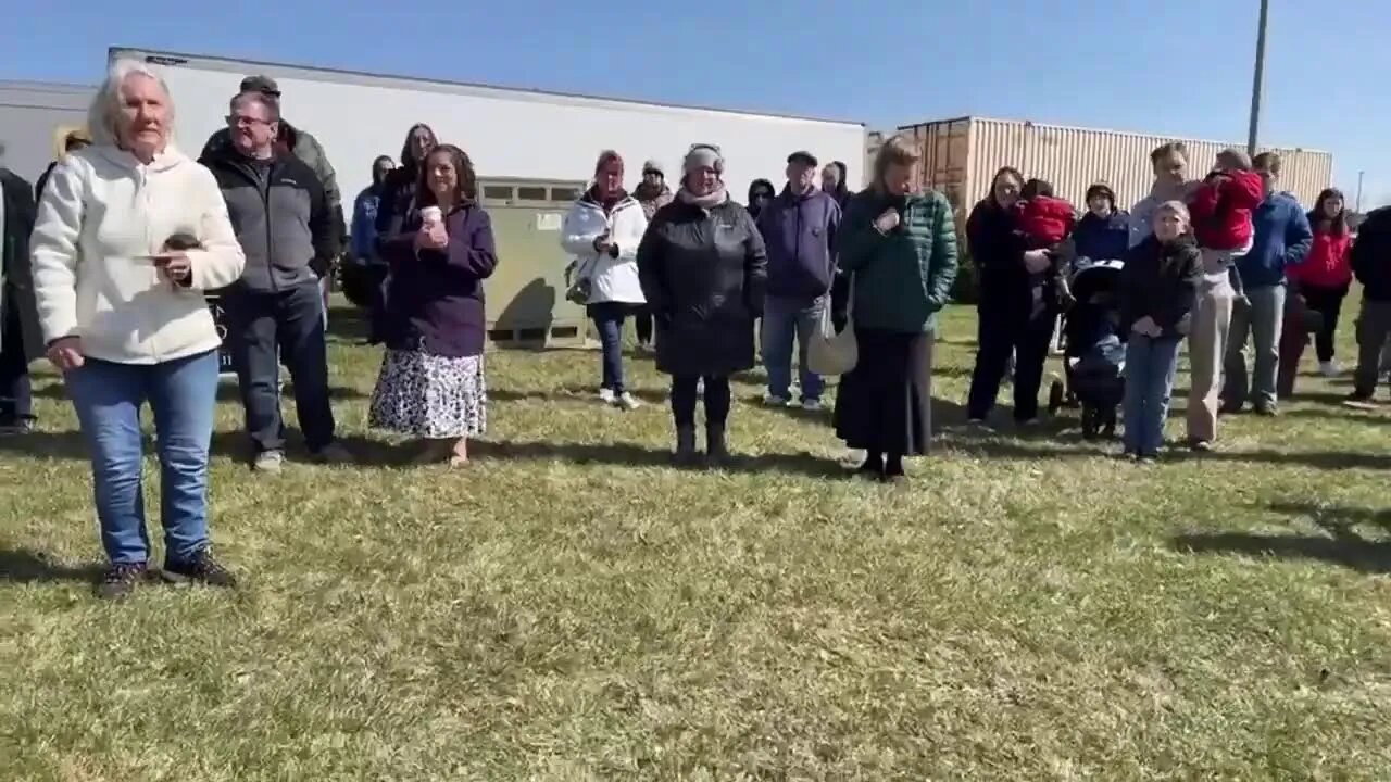 Praying at Abortion Mill in Saginaw, MI