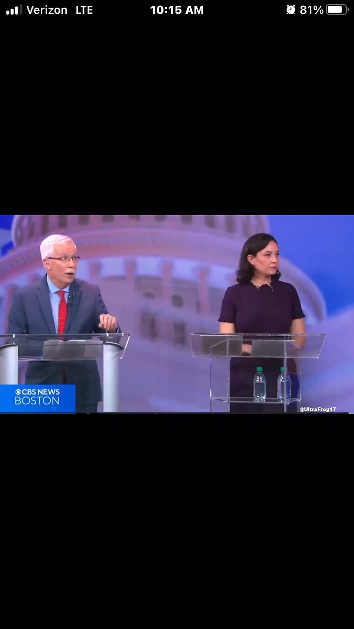 Elizabeth Warren was just accused of helping cover up Jeffrey Epstein's