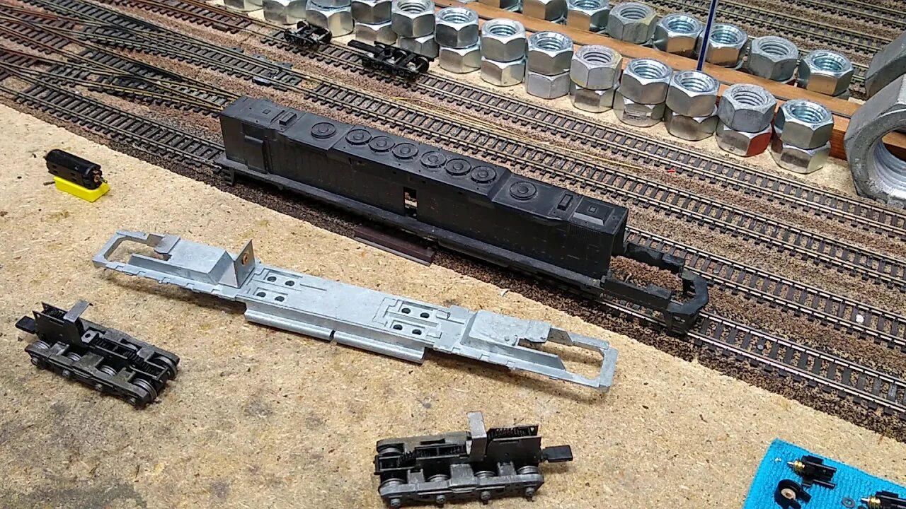 Athearn Blue Box truck installation