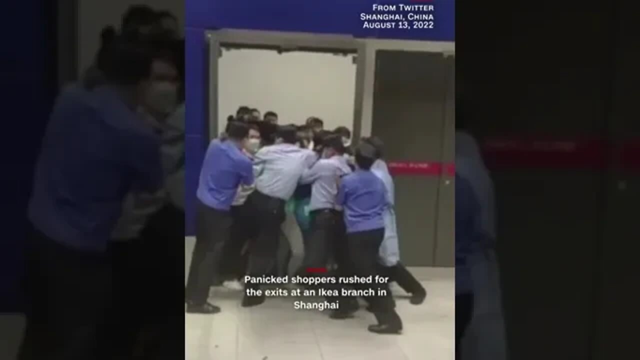 When #shanghai city health authorities ordered the store to lock down after a close contact