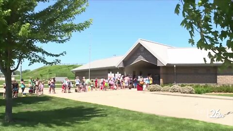 Hot day getaway: Oshkosh pool-goers pack Pollock Community Water Park