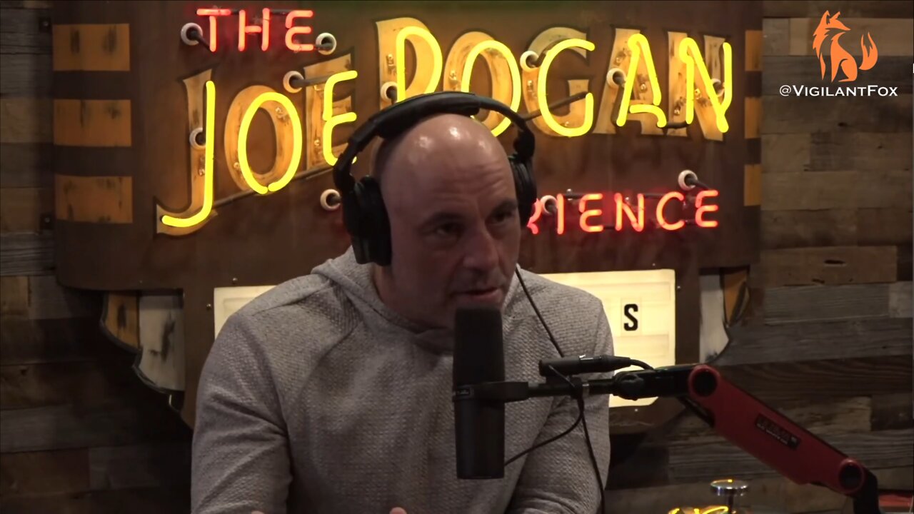 "That Should Be Illegal" - Rogan and Murray Condemn Social Media's Censorship of Hunter Biden's Laptop