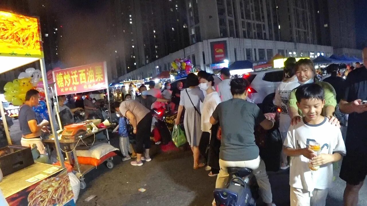 这里，大概是郑州，仅次于健康路夜市的综合性夜市！