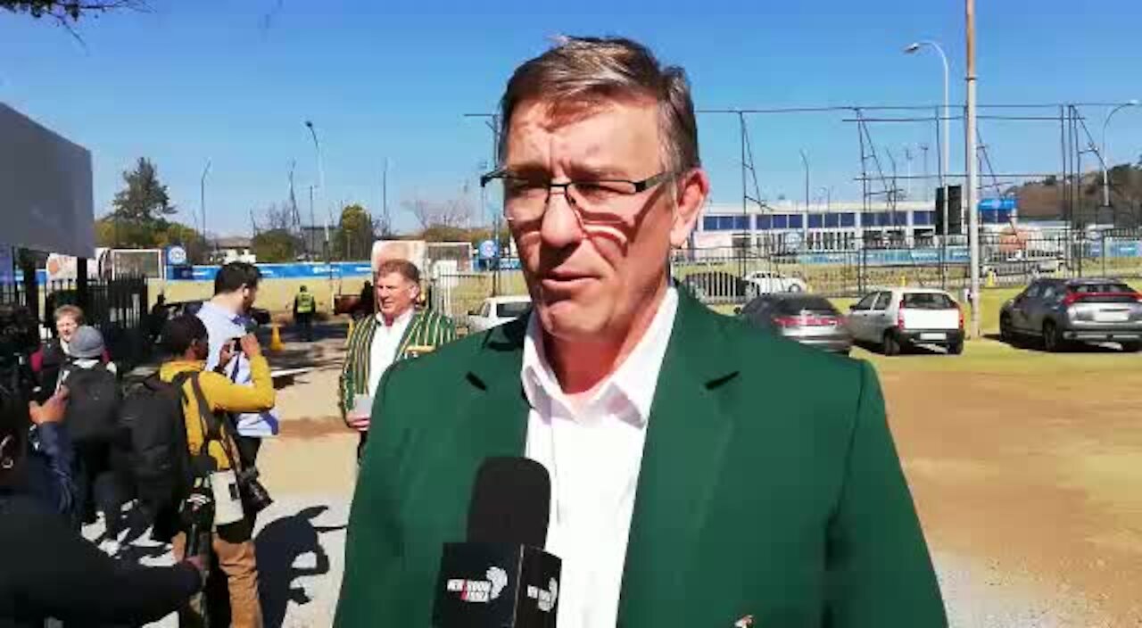 UPDATE 1 - Springbok heroes turn out for James Small funeral (pqN)