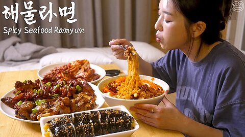 Real Spicy Seafood Ramyun (ft.Spicy Jokbal, Gimbap) ☆ Korean Market Tou