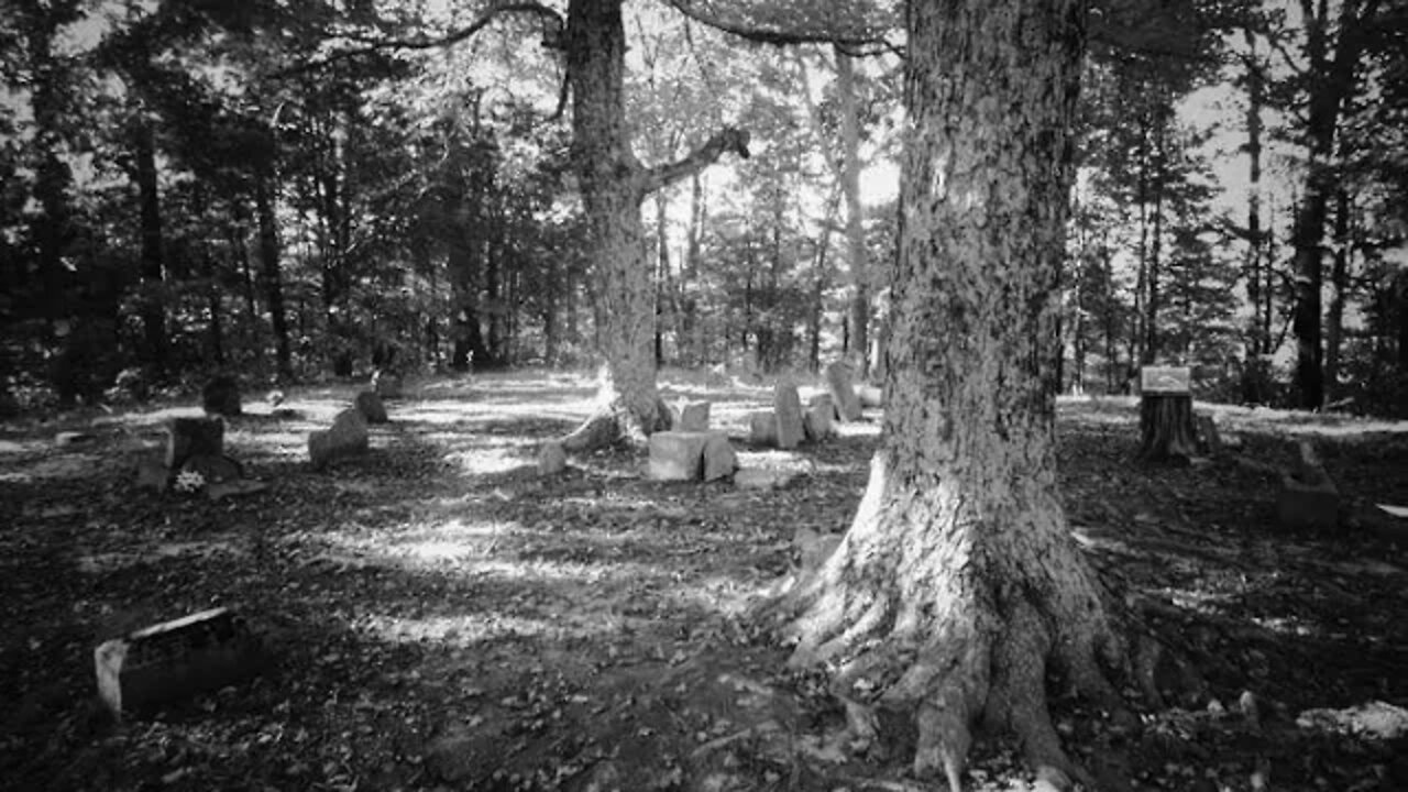 Hell's Gate - Kasey Cemetery Is One Of Kentucky’s Spookiest Cemeteries night walk.