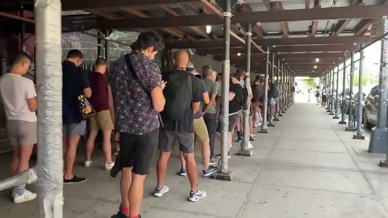 100s line up at a pop-up Monkey Pox Vaccination site in Brooklyn NY