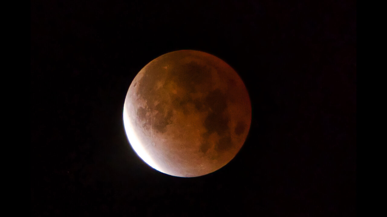 Once every 600 years: Stunning 'Blood Moon' footage