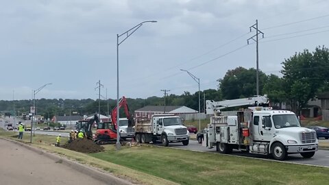 TRAFFIC ALERT: Westbound lanes closed on West Center Rd from 114th to 117th due to water main break