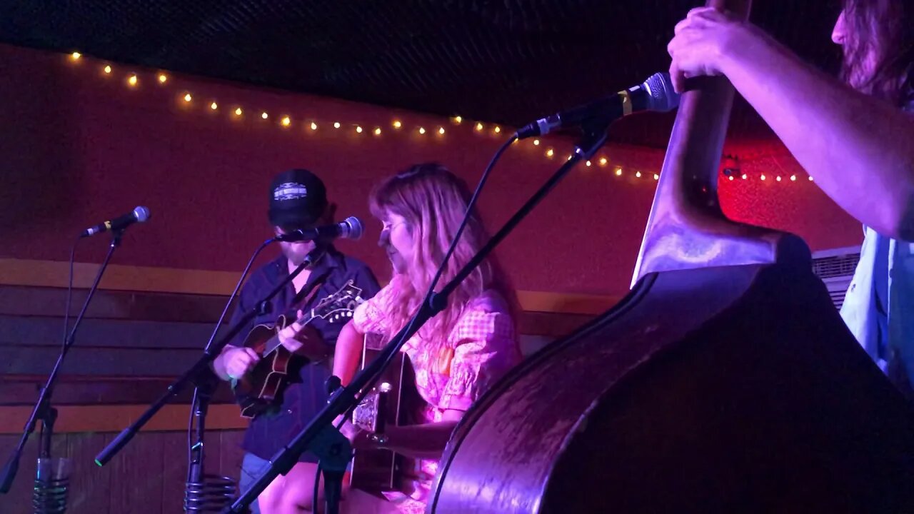 Sierra Ferrell - West Virginia Waltz (Dee’s)