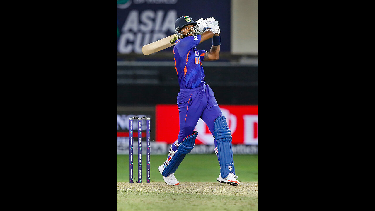 HARDIK PANDYA WONDERFUL SIXER AGANIST AUSTRALIA