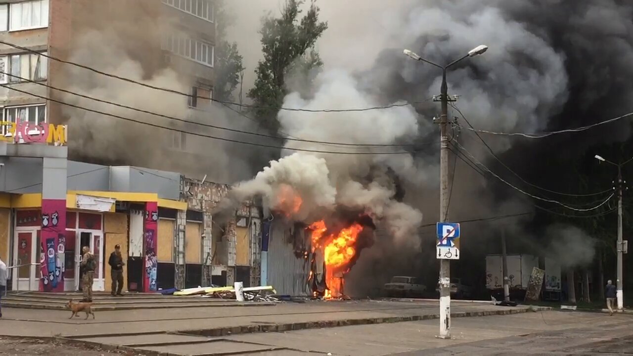 Direct hit by Ukrainian forces on supermarket in Izyum, Donetsk Petrovsky district