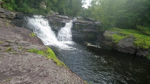 SPECTACULAR WATERFALL RIGHT OFF MAIN ROAD