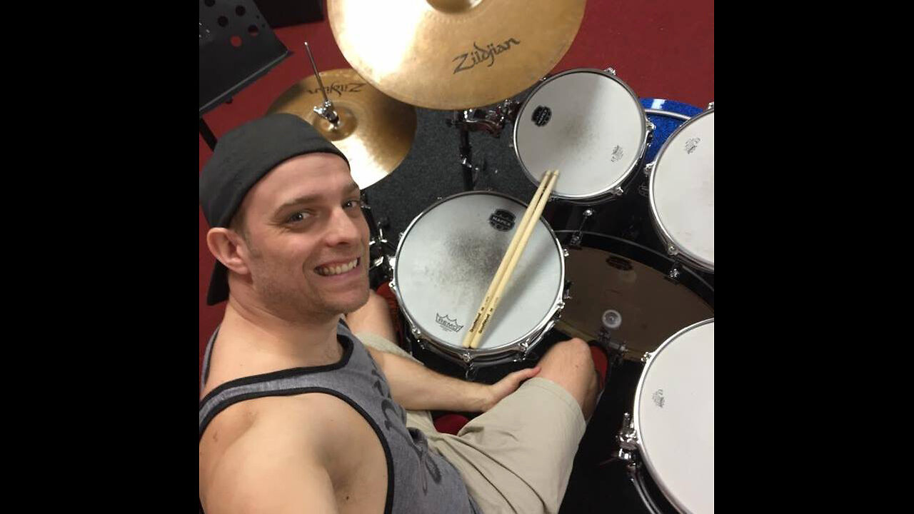 WhenLogicDies does a drum