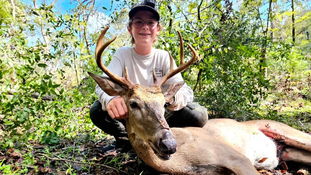 13 Year-Old Kid STALKS a HUGE White-Tail Deer! {Redodo Power}