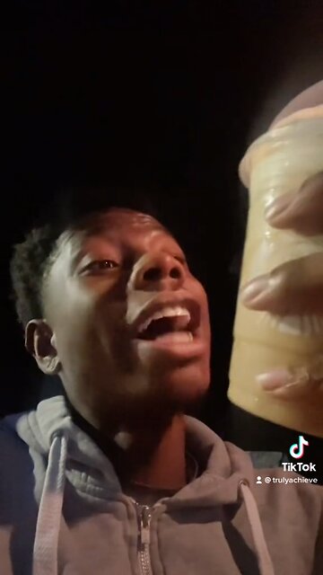 Teaching YOU how to get FREE drinks from Starbucks step by step 😂😂