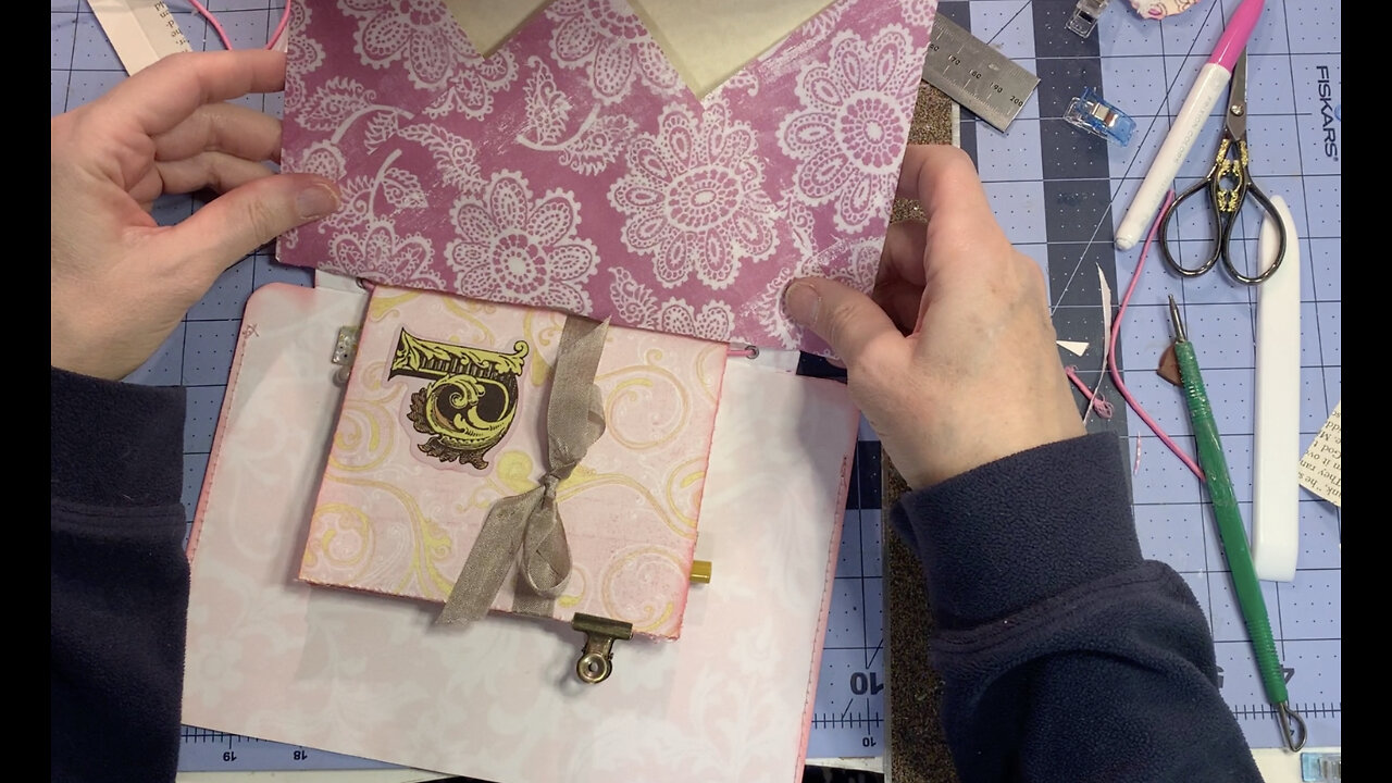 Episode 146 - Junk Journal with Daffodils Galleria - Baby Book Journal Part 6