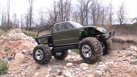 Axial Trail Honcho + Abandoned Quarry Equals Amazing Footage