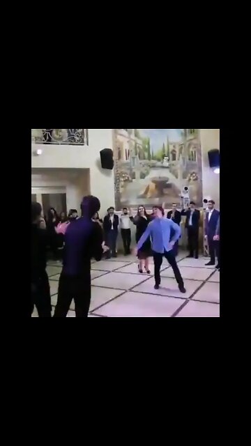 ВОТ ТАК Танцуют Лезгинку Дагестанцы #shorts