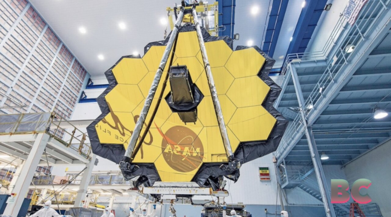 James Webb Space Telescope spies water near center of planet-forming disk