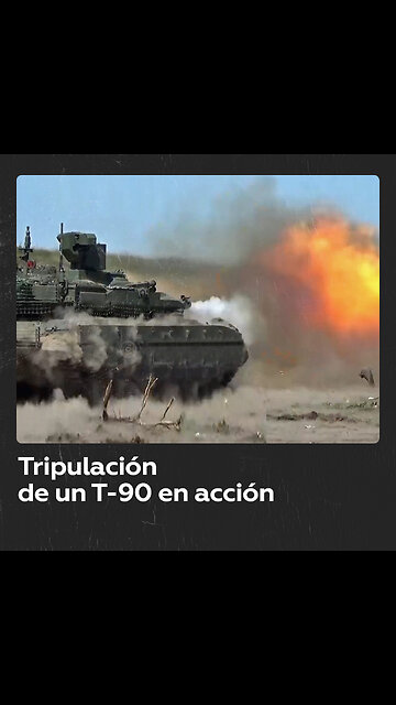 Tanques rusos disparan contra blindados enemigos