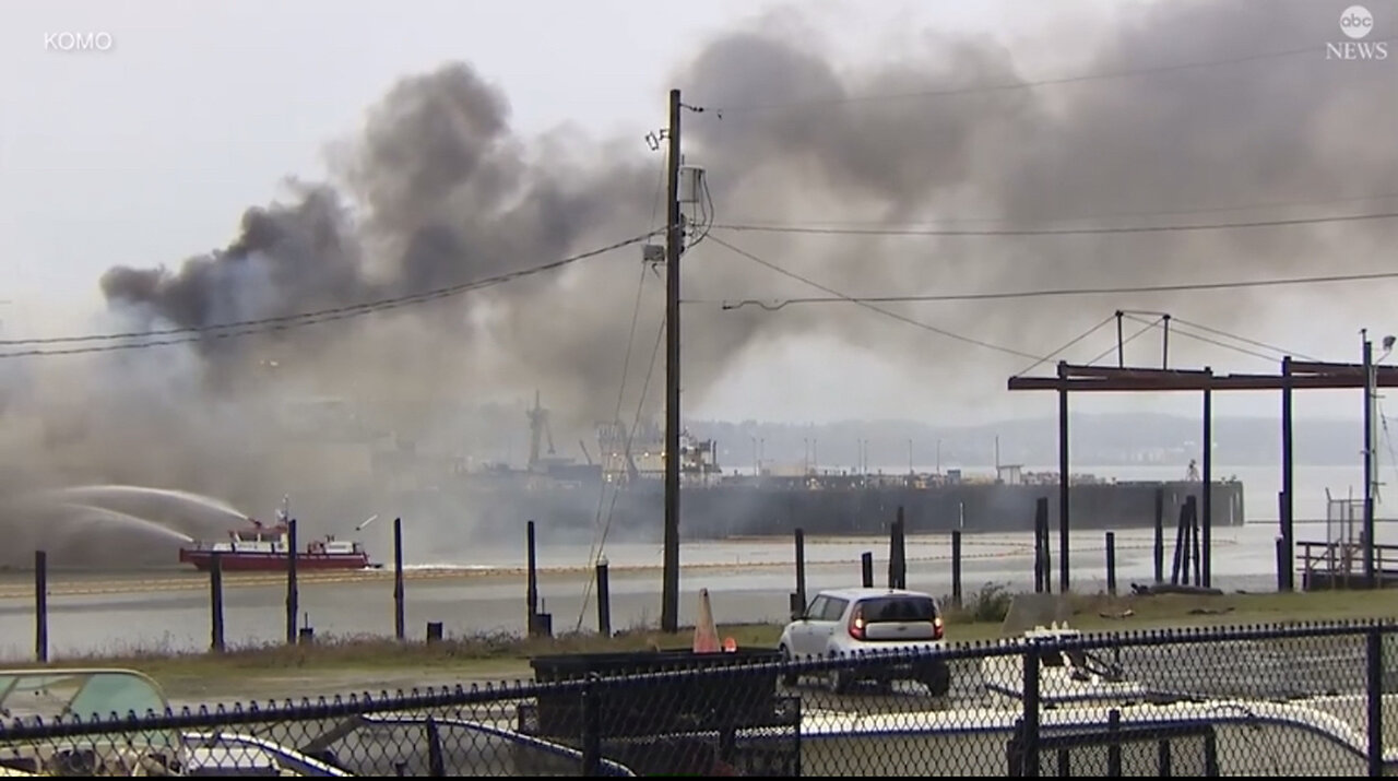 Tacoma Washington - Marine Vessel “Kodiak Enterprise” Catches Fire! That Vessel is carrying 55k of Diesel and 19k Freon on Board