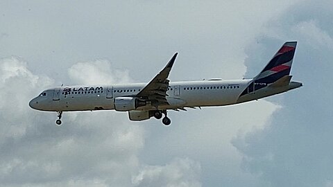 Airbus A321 PT-XPG vindo de Guarulhos para Manaus