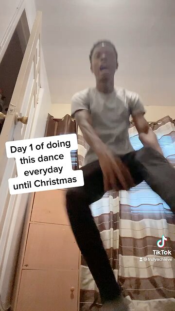 Day 1 of doing this dance EVERYDAY until Christmas 🎄🎄