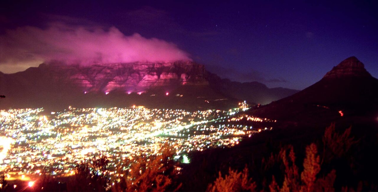 Table Mountain and City Hall to be lit purple in honour of Desmond Tutu