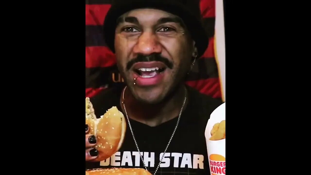 Burger Kings SW Whopper review | @kingschratz on IG 🥑🍔 #shorts