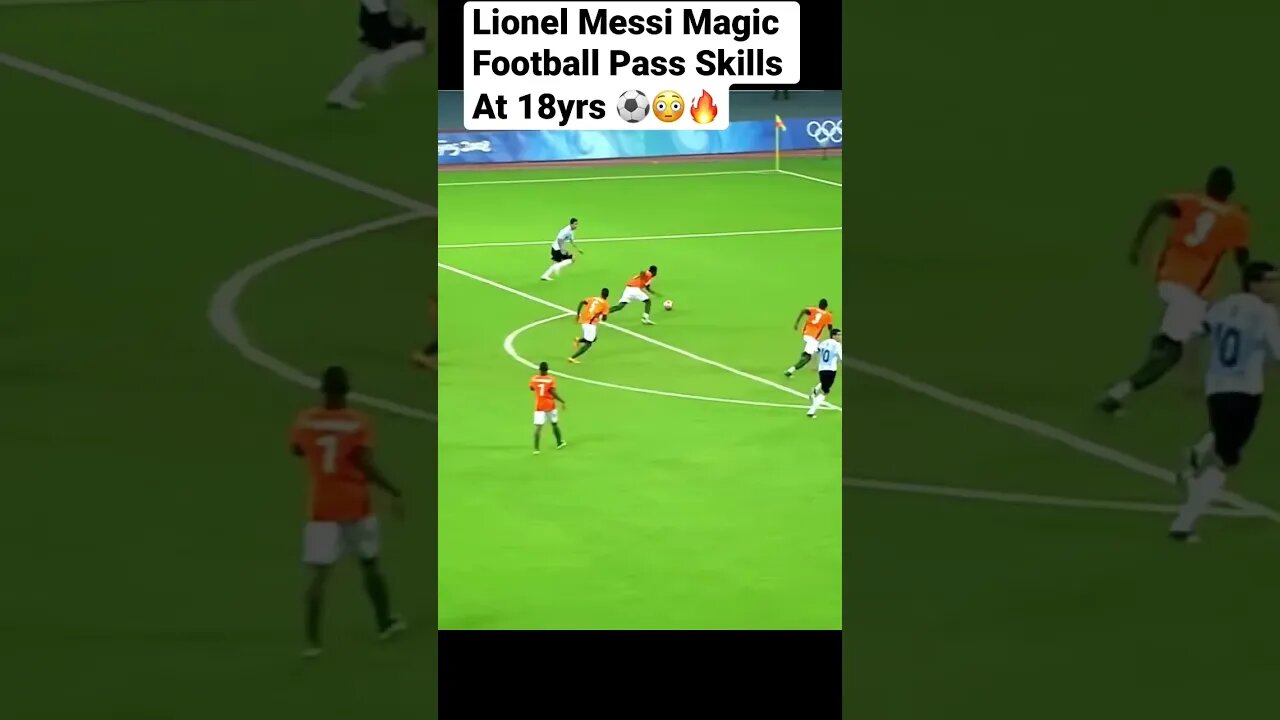 Lionel Messi Magic Football Pass Skills At 18yrs ⚽️😳🔥#shorts