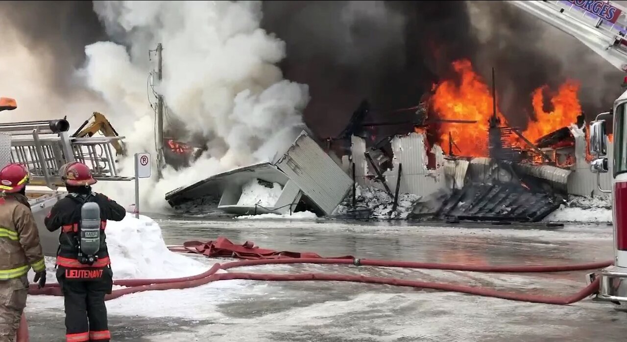 Feu aréna St-Prosper 4