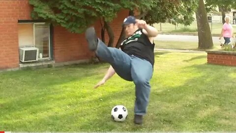 TRY NOT TO LAUGH WATCHING FUNNY FAILS OF THE WEEK