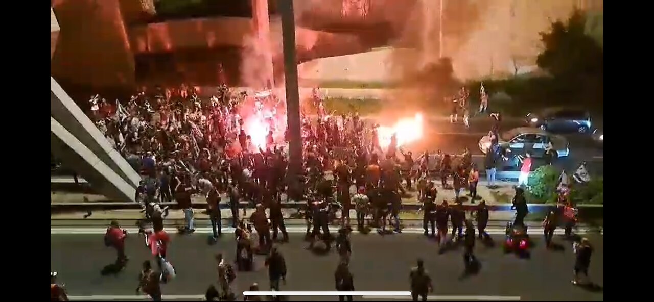 Anti-Government Protesters Set Fire In Jerusalem During Mass Protest