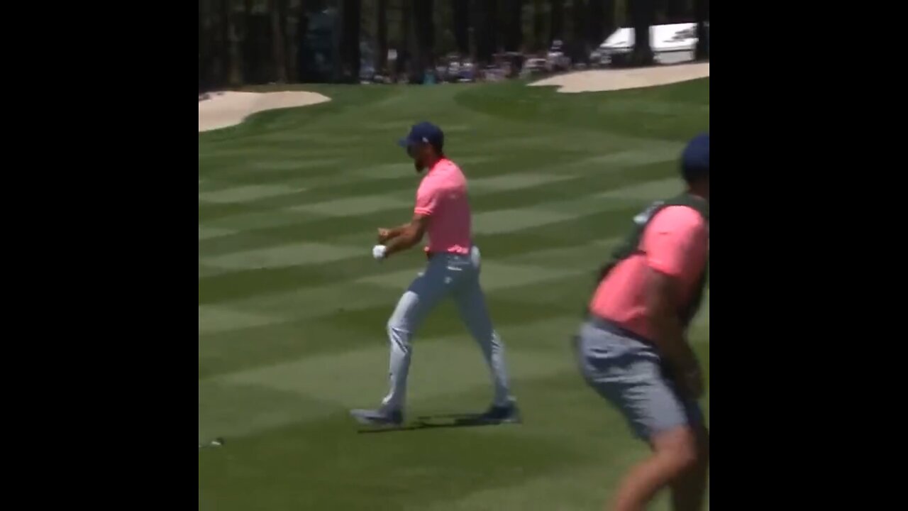 Steph curry hits a INSANE shot in golf !! 😮