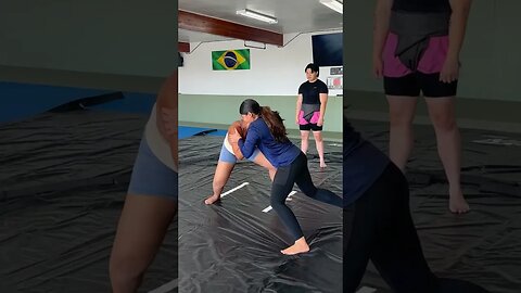 Push and never stop #sumo #shorts #youtubeshorts #相撲 #大相撲 #力士 #相撲好き #大相撲観戦 #土俵 #大関 #相撲ファン #格闘技 #アマ相撲