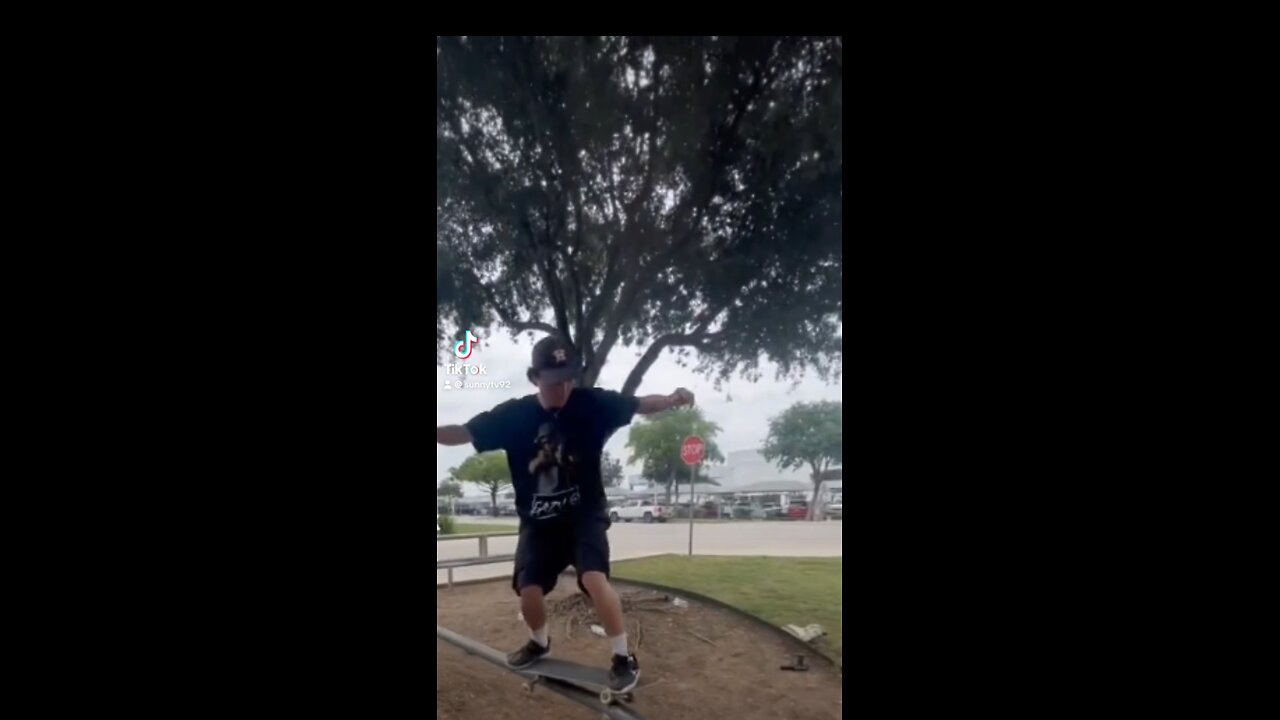 Bro got good balance 😎🛹