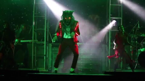 13 Things: MJ Live