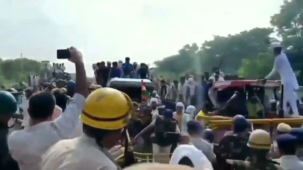 Indian farmers also rise up and try to block the railway in Haryana