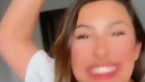 Ela beijou todo mundo 💏💋