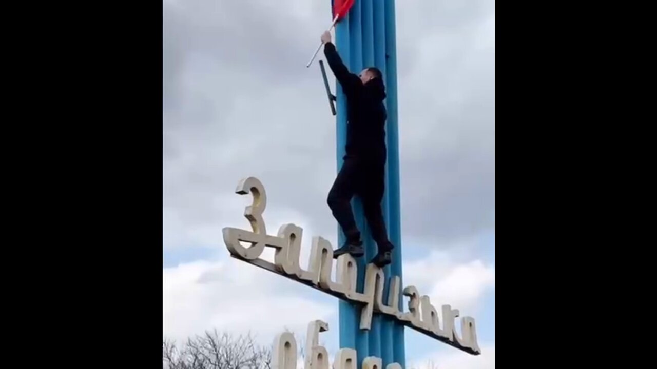 A Russian flag is put up in the Zaporozhye region