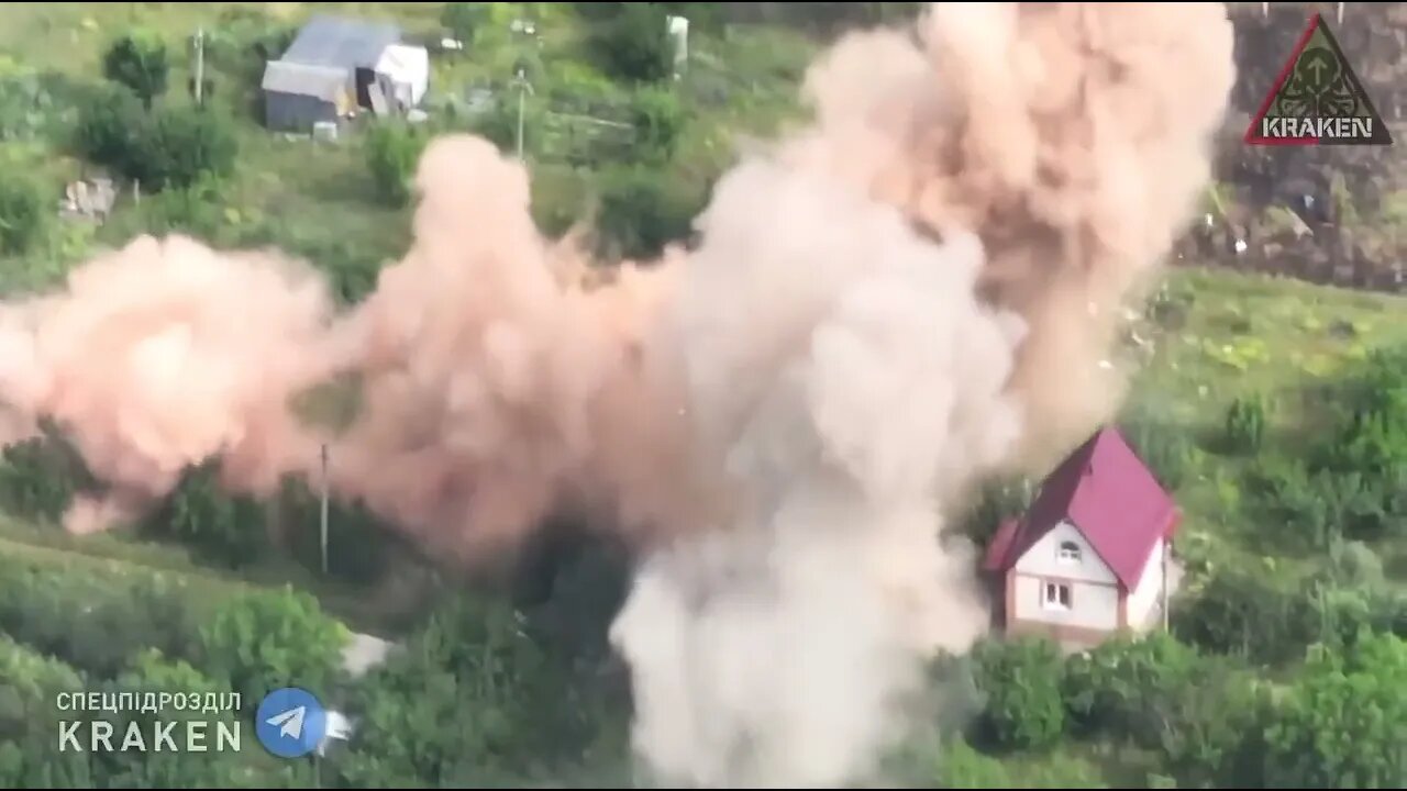 Ukraine Artillery Strike On A Russian HQ