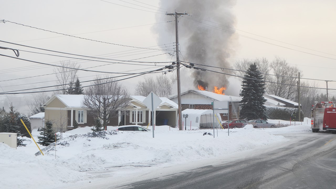 Important feu dans une résidence à Saint-Georges