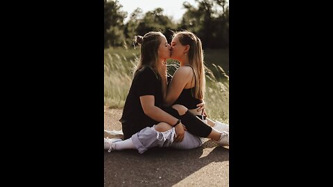 lesbian kissing scene
