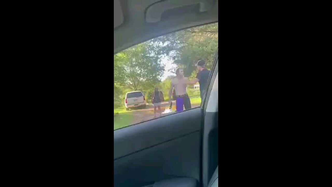 Off Duty Cop Shoots His GF LANDLORD